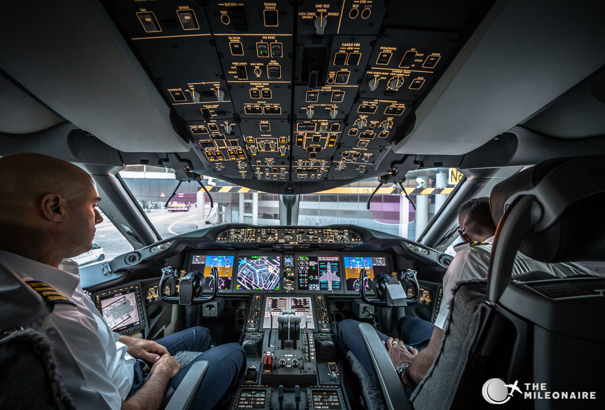 etihad-787-cockpit.jpg