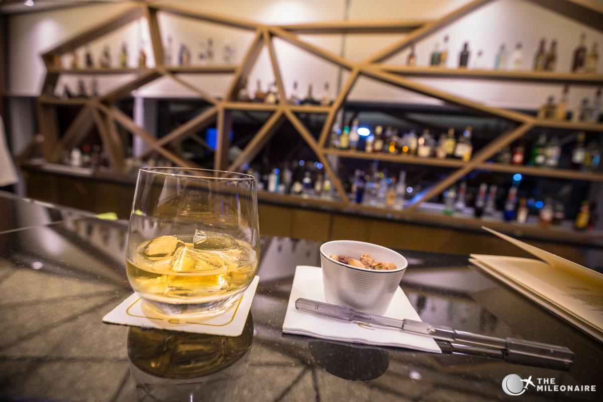 bar-etihad-first-class-lounge.jpg