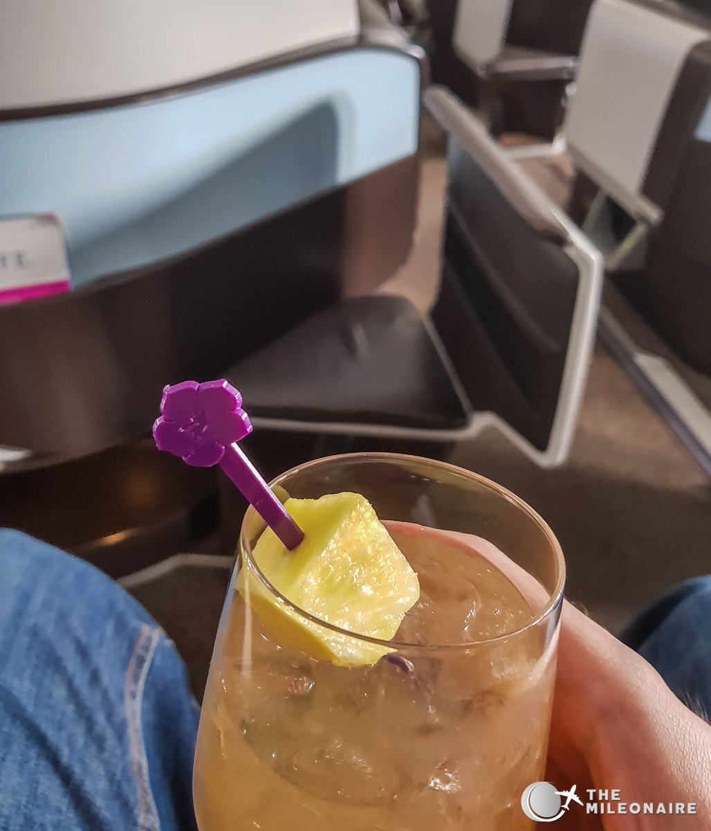 drinks hawaiian airlines first class