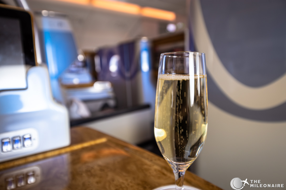 emirates-champagne-a380.jpg