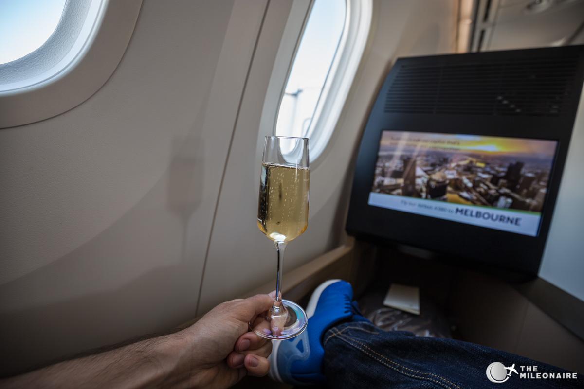 etihad-business-class-champagner.jpg