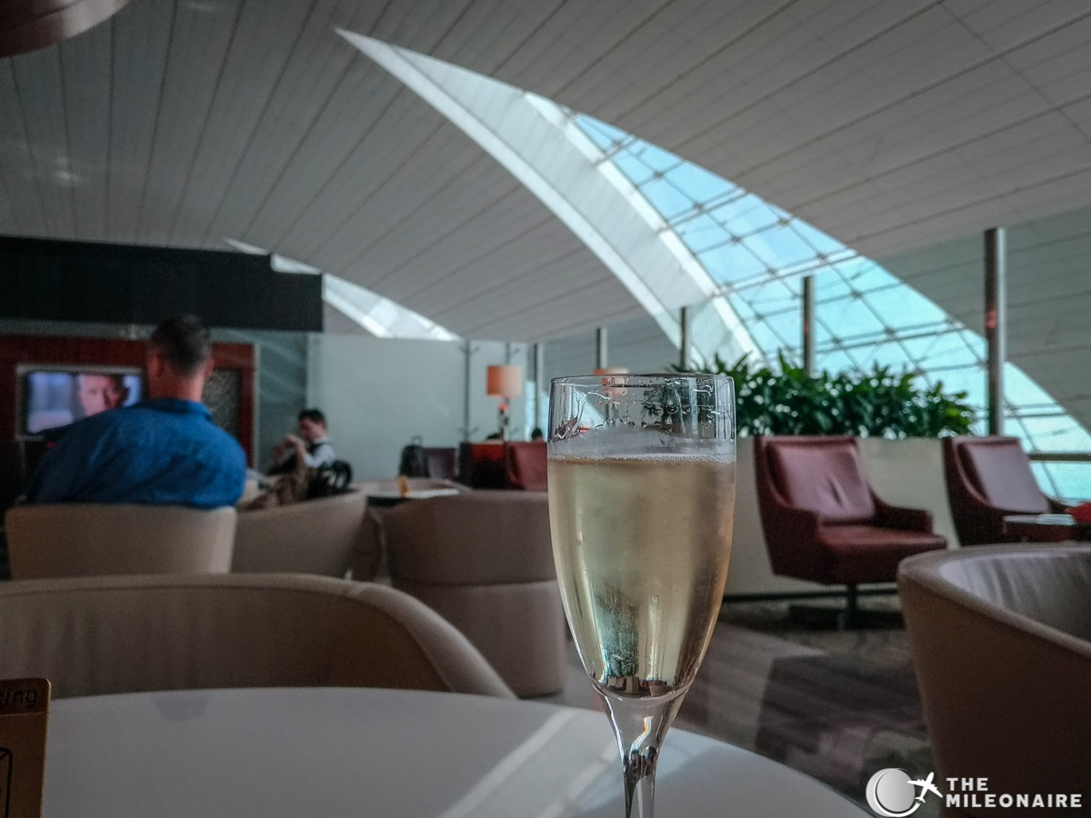 moet-bar-emirates-champagne.jpg