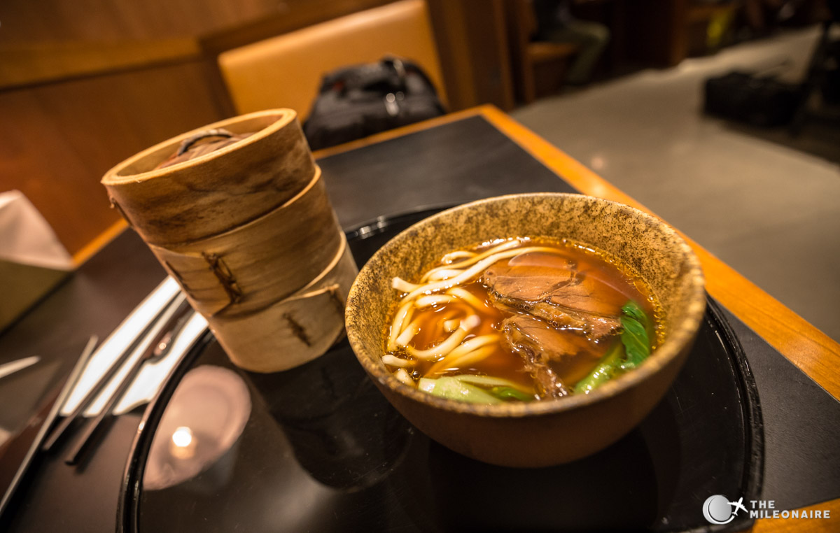 nudelsuppe-cathay-lounge-taipeh.jpg