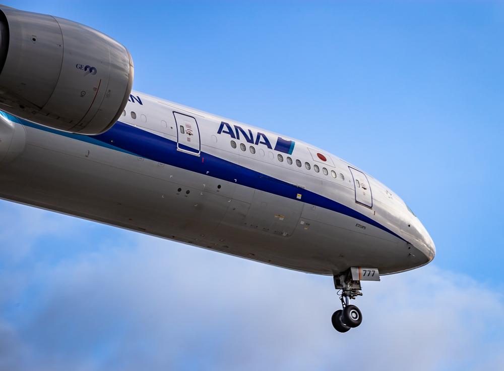 ana-777-landing.jpg