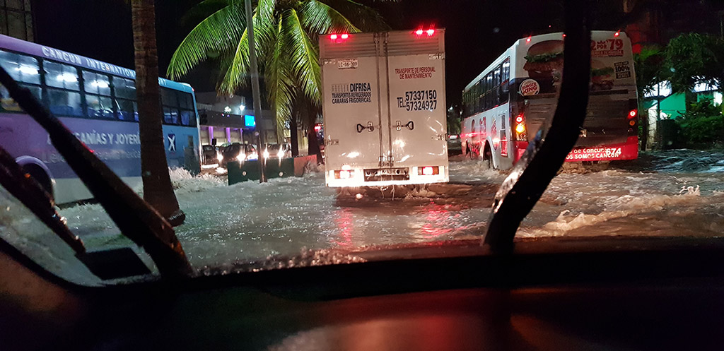 flooding-cancun.jpg