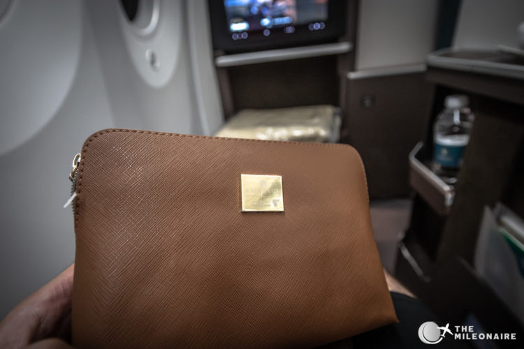 amenity kit oman air