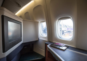 cathay pacific 777 neue business class