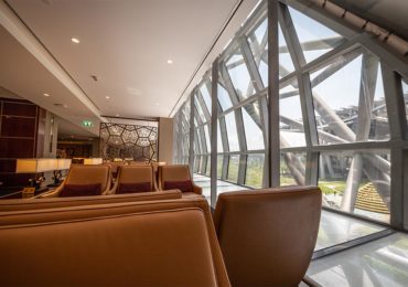 emirates lounge bangkok review