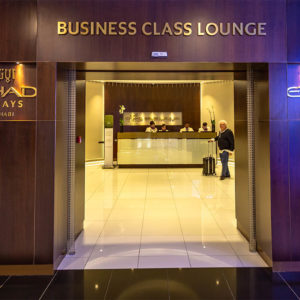 etihad business lounge abu dhabi review