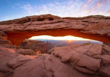 photographing mesa arch
