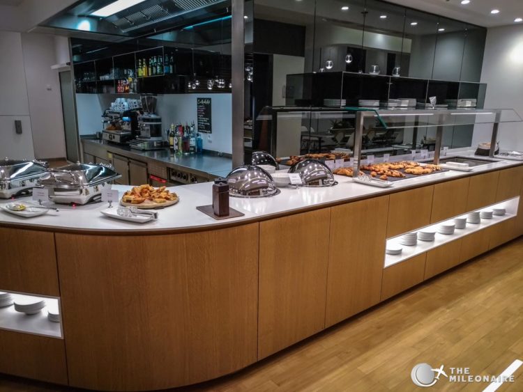 lufthansa lounge milano buffet